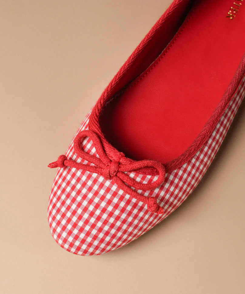 Swans Gingham Red - Image 3