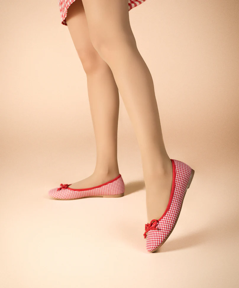 Swans Gingham Red - Image 5